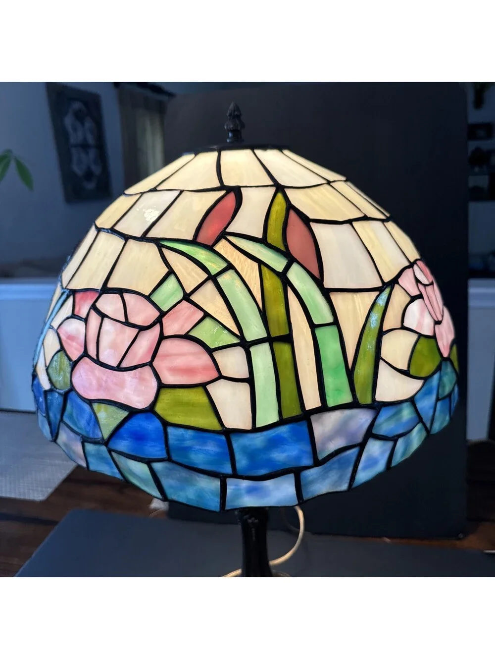 Large Tiffany Style Lily Pad Floral Stained Glass Table Lamp Light 26” H X 17” W
